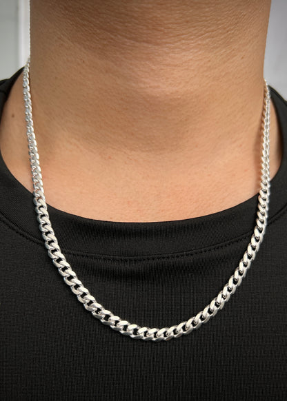 Cadena cubana 32.82gr / Largo 54cm / — — Plata
