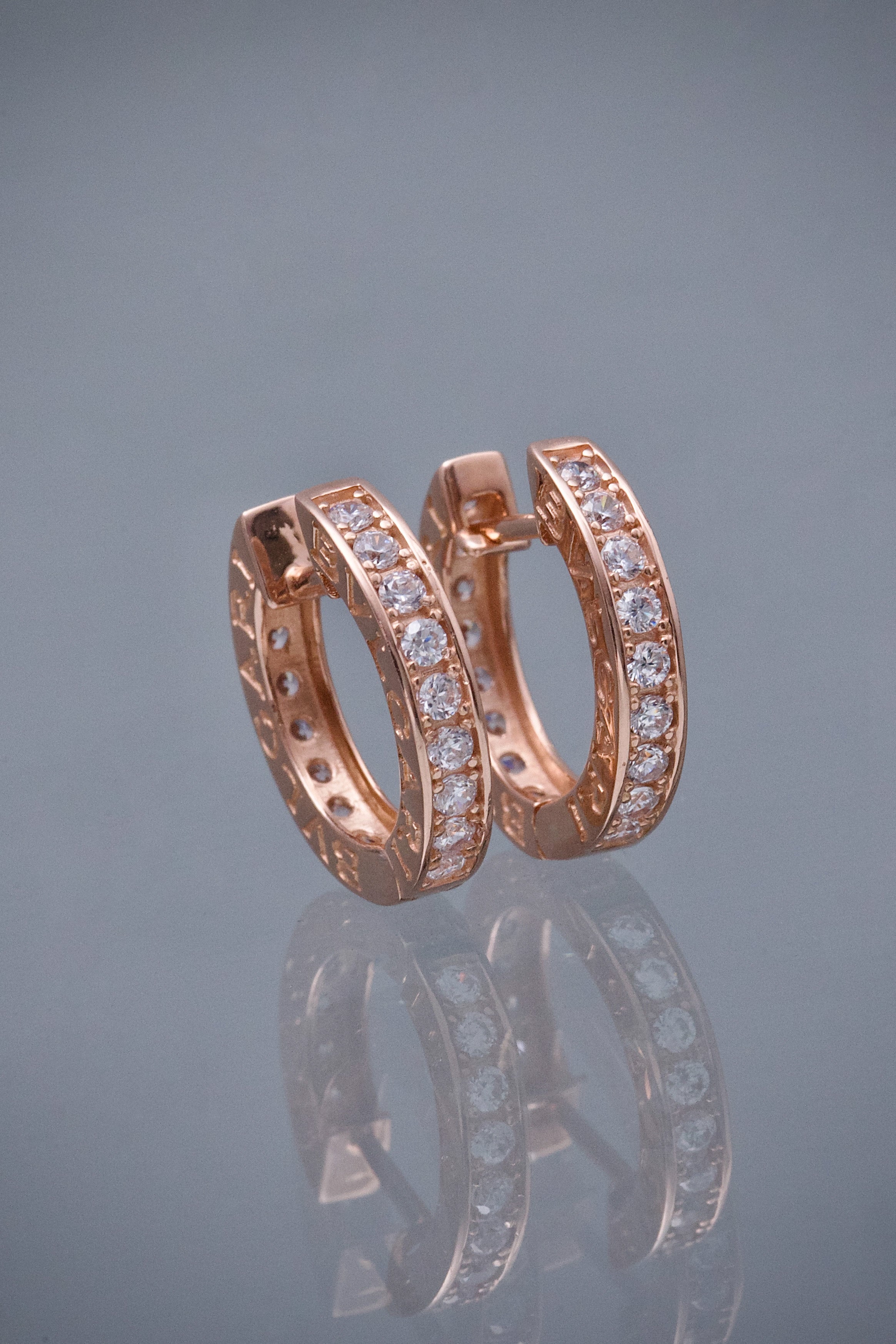 Candongas Bv con Swarovski Blanco 4.45gr / 1.6cm / 3mm — Oro Rosado
