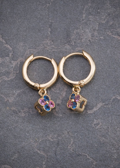 Candongas Flor con Swarovski Rosado y Azul 2.15gr / 1.9cm / 6mm — Oro Amarillo