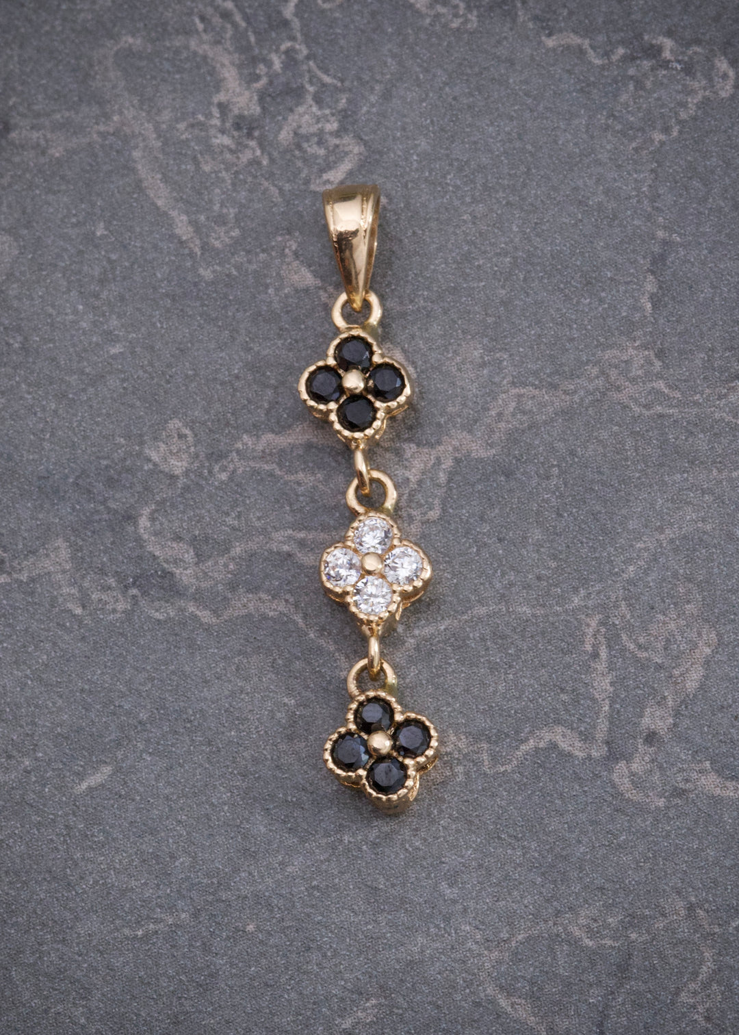 Dije Flor con Swarovski Blanco y Negro 1.6gr / 3.2cm / 6mm — Oro Amarillo