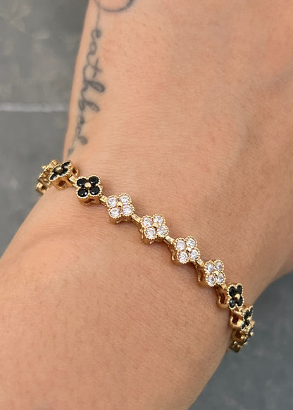 Pulso Flor con Swarovski Blanco y Negro 12.25gr / 19c.5m / 6mm — Oro Amarillo