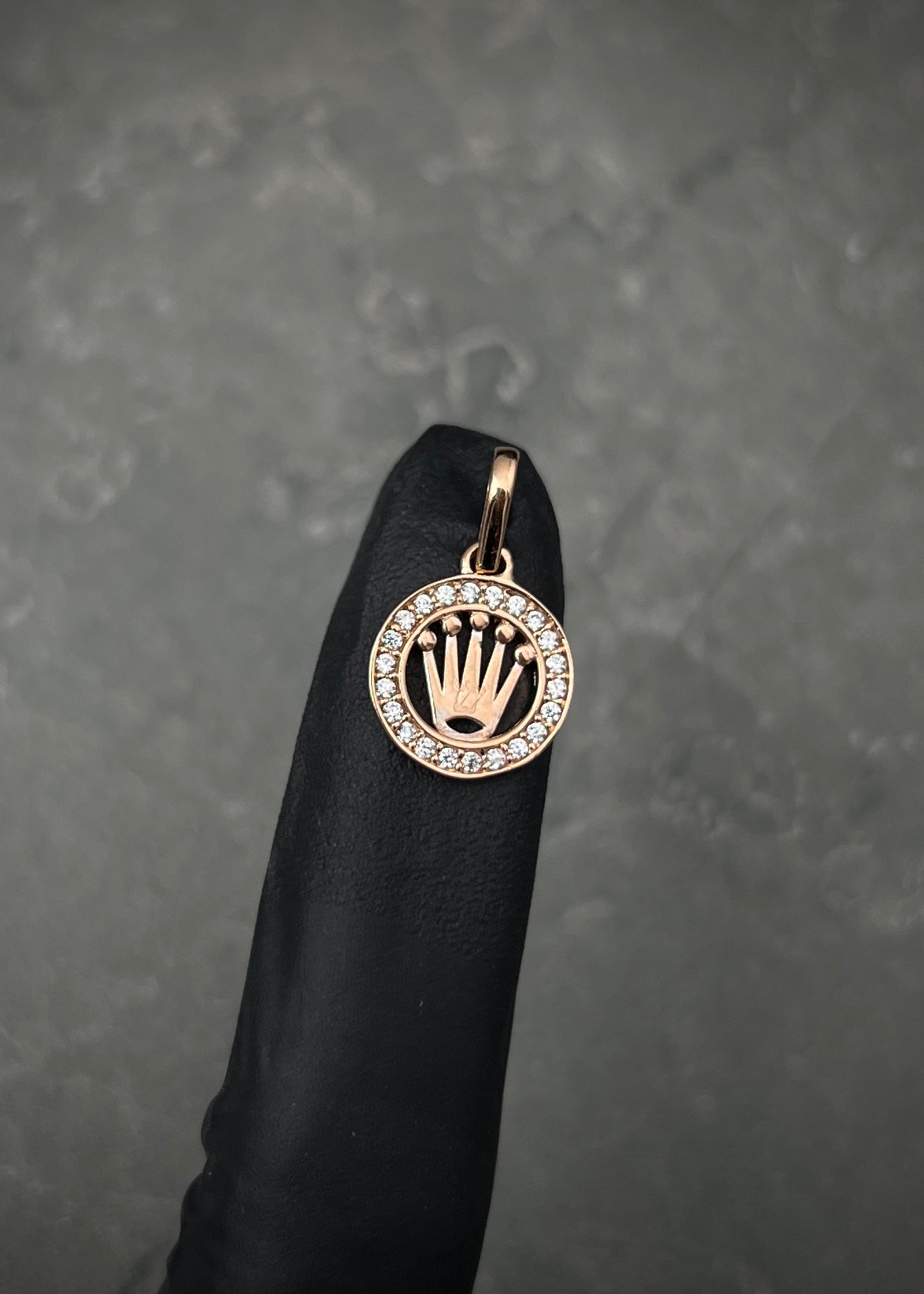 Dije corona rx 1.4gr / Largo 1.8cm / Oro Rosado Nac B