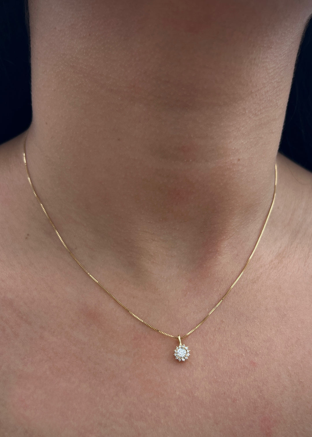 Dije con 28pts de diamantes 0.55gr / Largo 1cm — Oro Amarillo