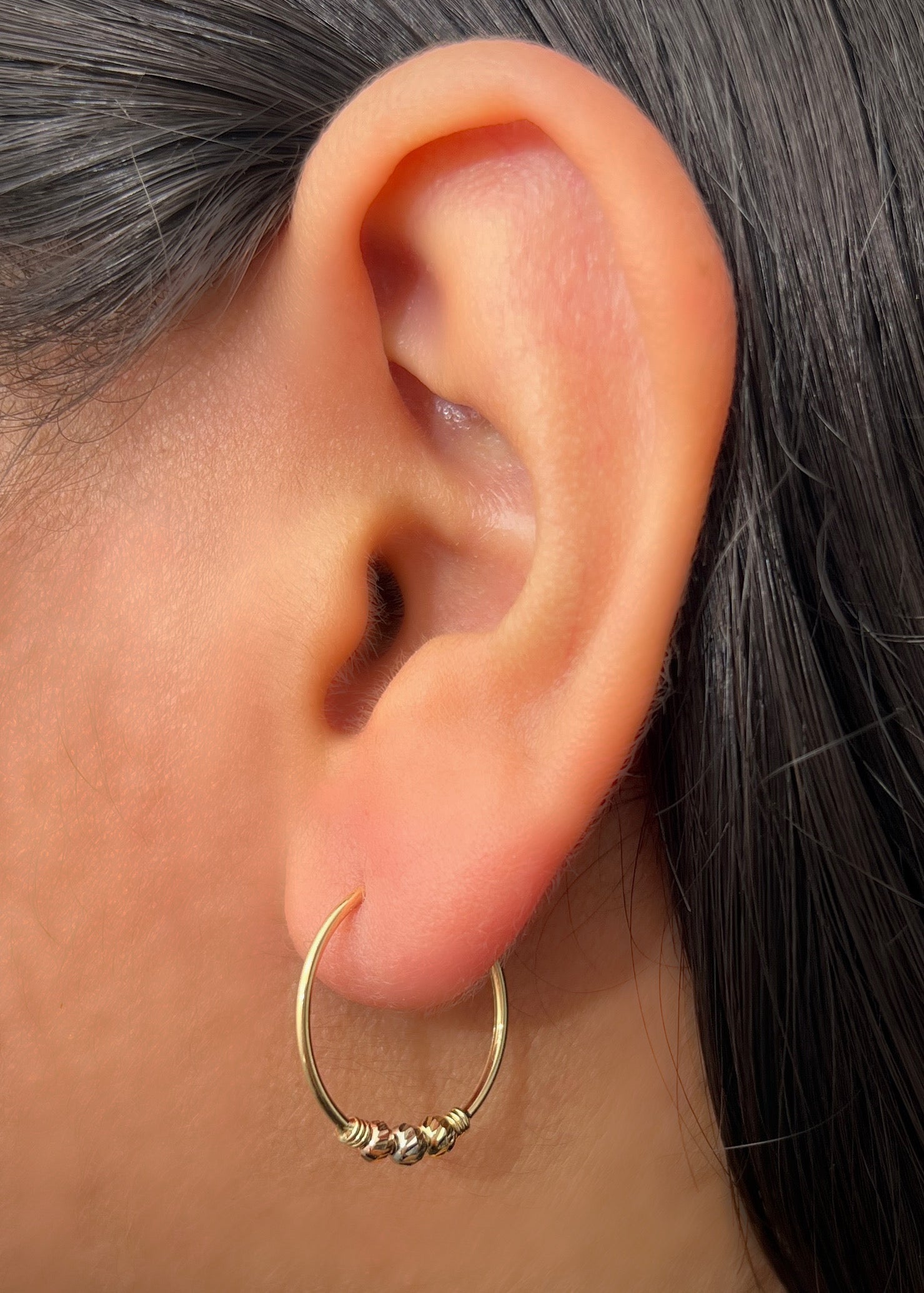 Candongas con bolas diamantadas 1.65gr / Largo 2.3cm — Oro Amarillo