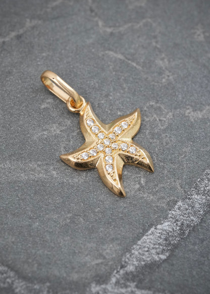Dije Estrella con Swarovski Blanco 1.1gr / 2cm / 12.8mm — Oro Amarillo