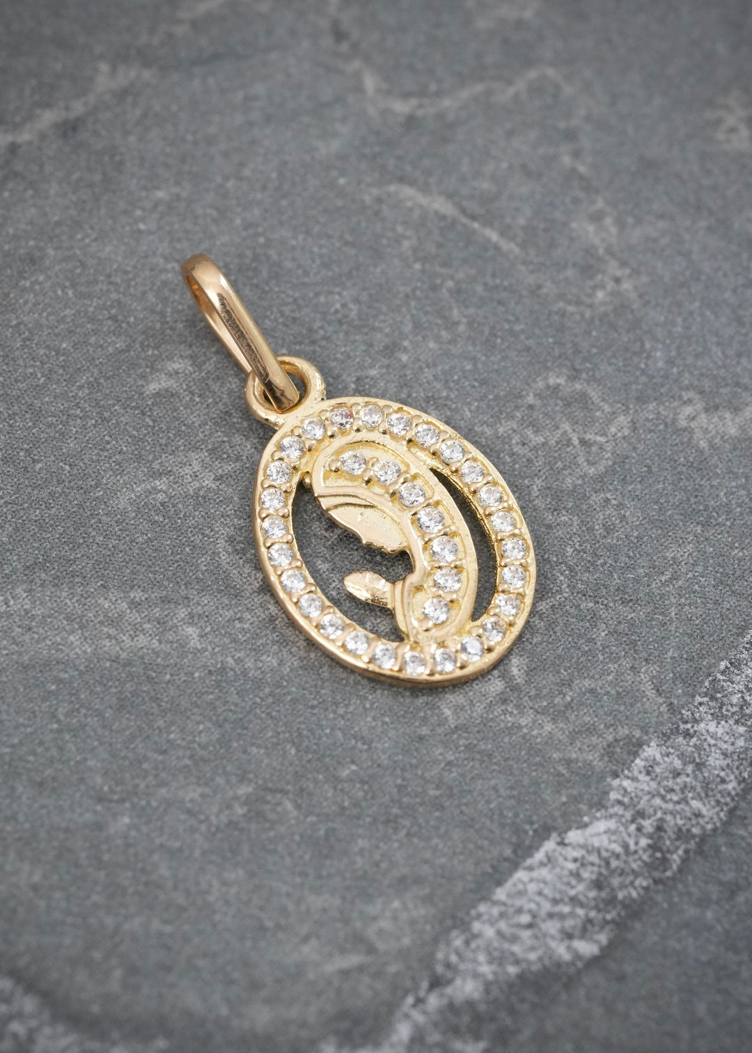 Dije Virgen Maria con Swarovski Blanco 0.75gr / 1.9cm / 9.3mm — Oro Amarillo