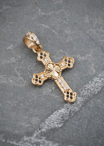 Dije Cruz con Swarovski Blanco 1.1gr / 2.4cm / 13.6mm — Oro Amarillo