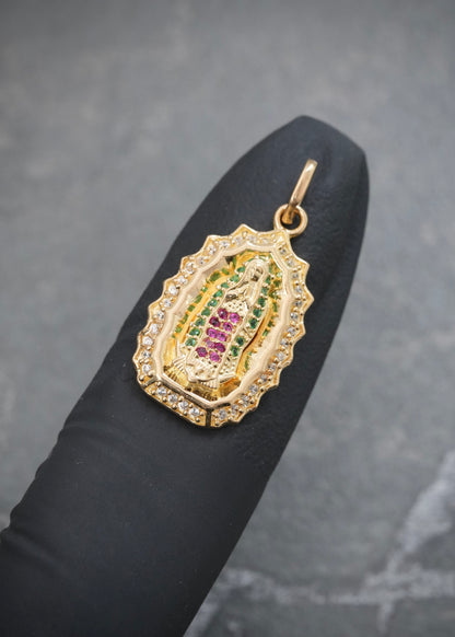 Dije Virgen de Guadalupe con Swarovski 3.4gr / 2.7cm / 14mm — Oro Amarillo
