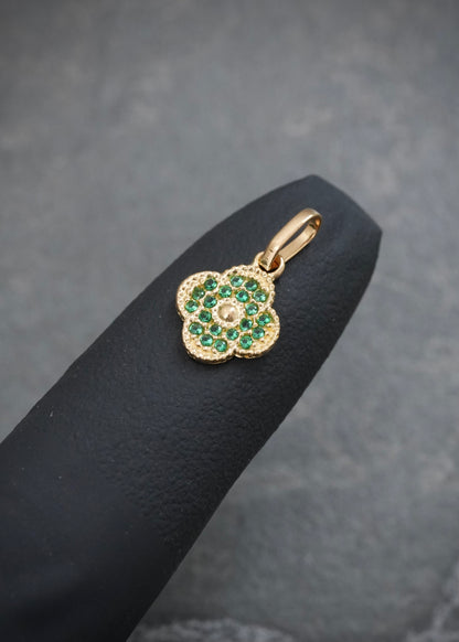 Dije Flor con Swarovski Verde 0.75gr / 1.5cm / 9mm — Oro Amarillo