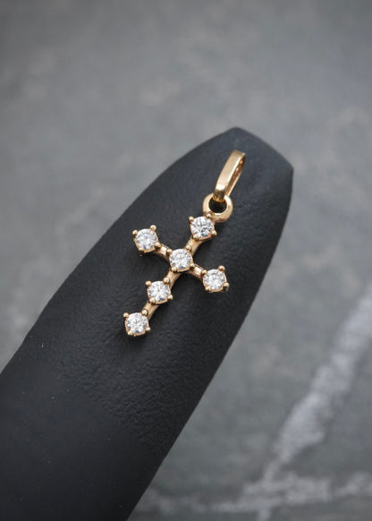 Dije Cruz con Swarovski Blanco 1gr / 2.1cm / 10.8mm — Oro Amarillo