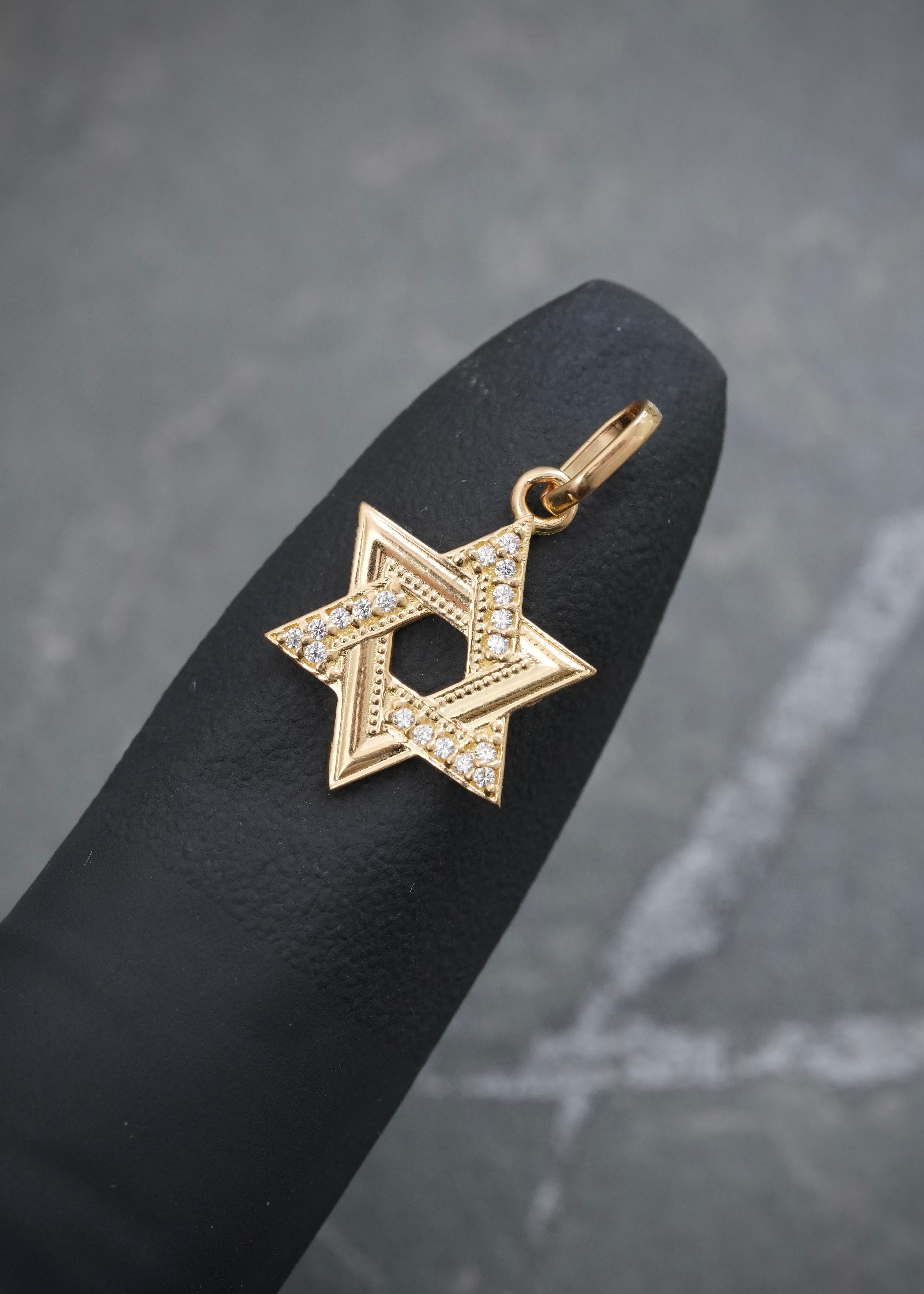 Dije Estrella de David con Swarovski Blanco 1.05gr / 2.1cm / 12.4mm — Oro Amarillo