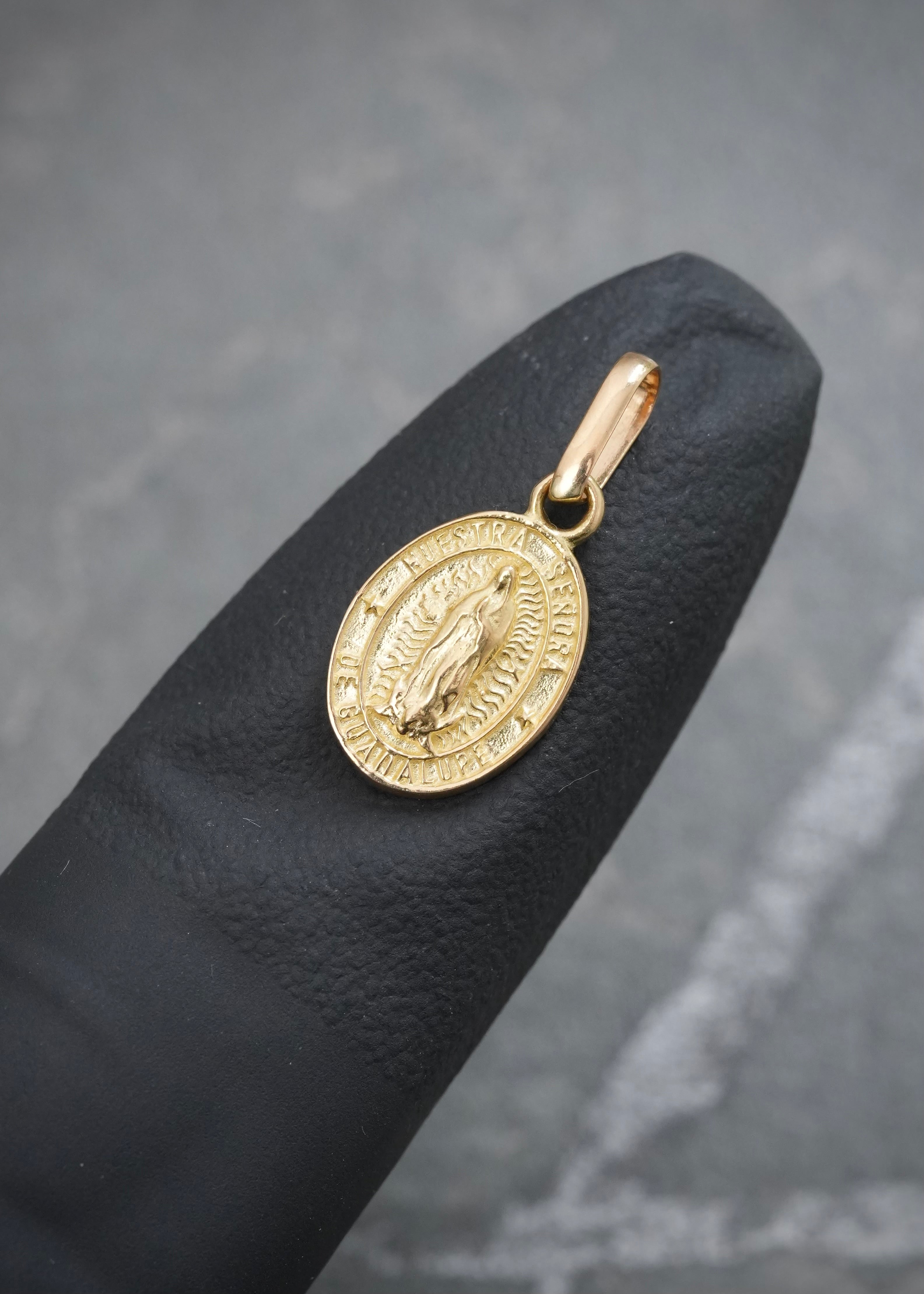 Dije Virgen de Guadalupe 1.2gr / 1.8cm / 8.7mm — Oro Amarillo