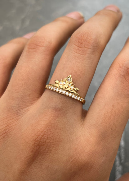 Anillo Corona con Swarovski Blanco 2.2gr / Talla 7 — Oro Amarillo