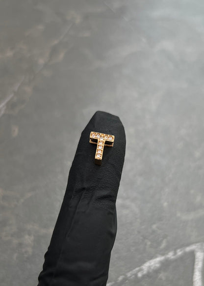 Herraje Letra T con Swarovski Blanco 0.75gr / 0.6cm / 7.9mm — Oro Amarillo