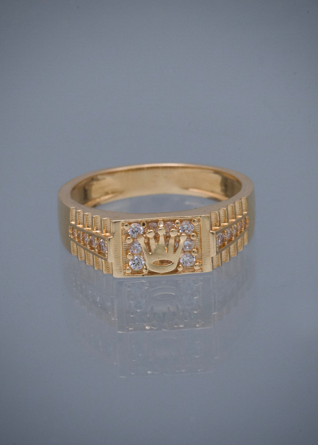 Anillo Rx con Swarovski Blanco 6.75gr / Talla 9 3/4 — Oro Amarillo