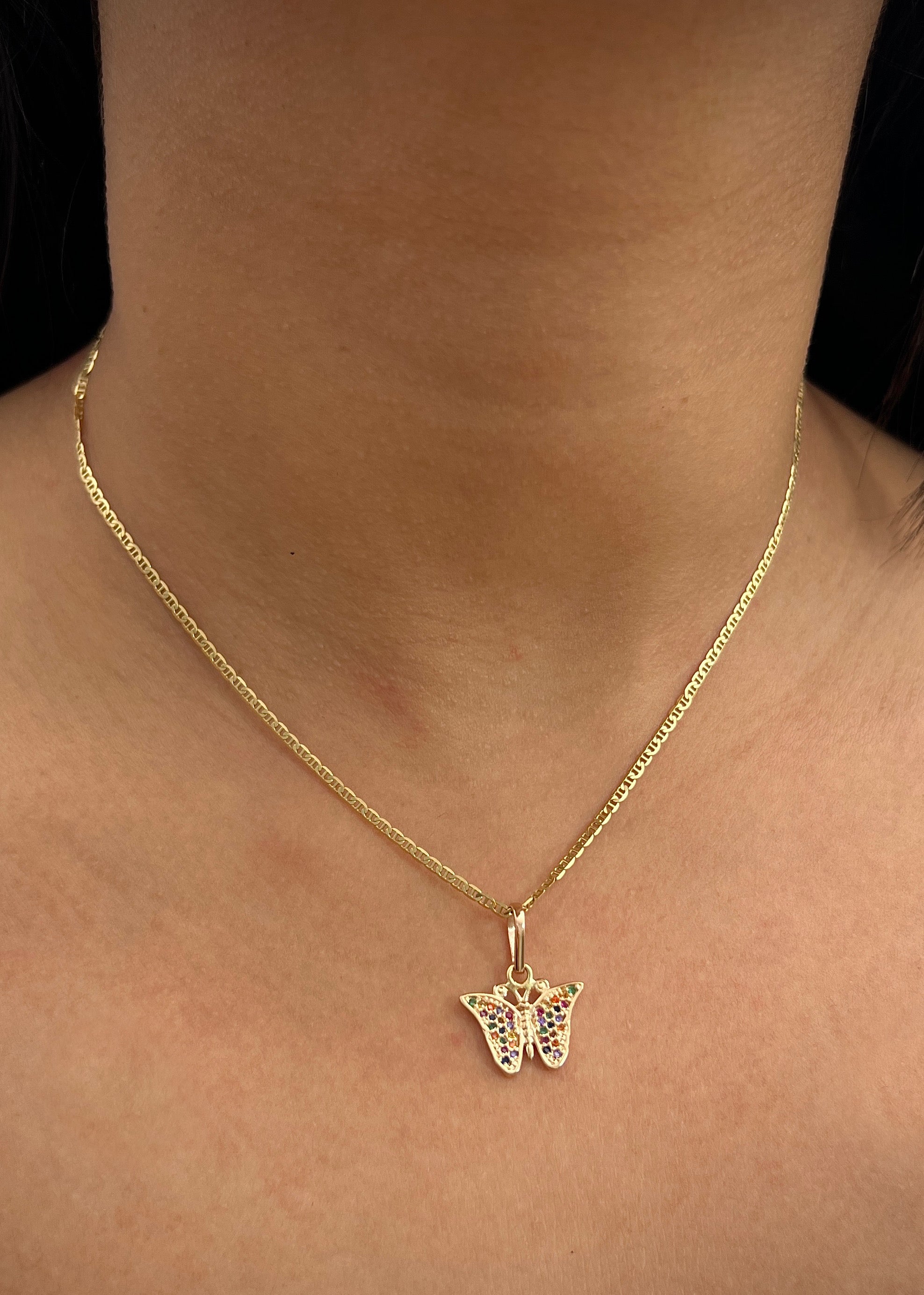 Dije mariposa con swarovski multicolor 1.9gr / Largo 2cm / Oro Amarillo Nac B