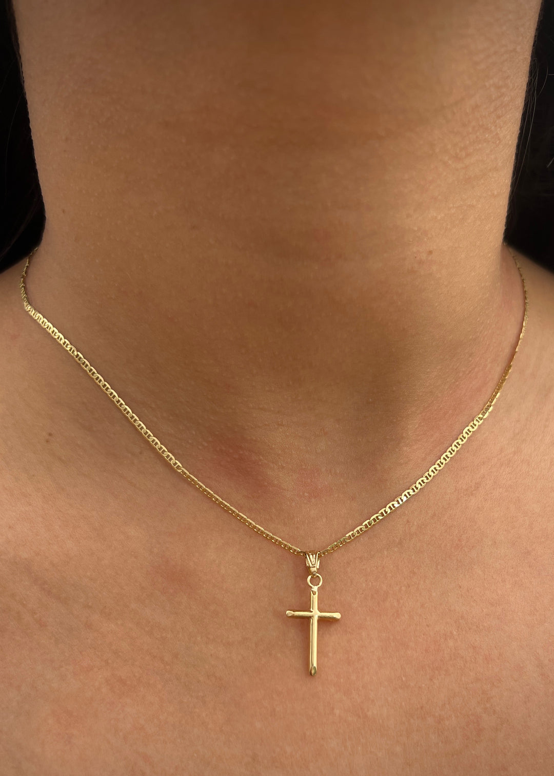 Dije de cruz 0.5gr / 2.5cm / 11mm — Oro Amarillo