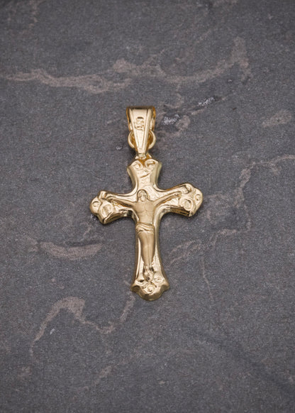 Dije Cruz con Cristo 0.75gr / 2.7cm / 13mm — Oro Amarillo
