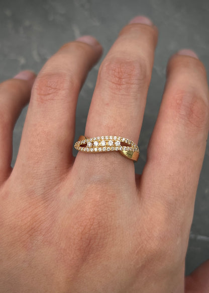 Anillo con swarovski blanco 2.3gr / TALLA 5 1/4 / Oro Amarillo Nac M