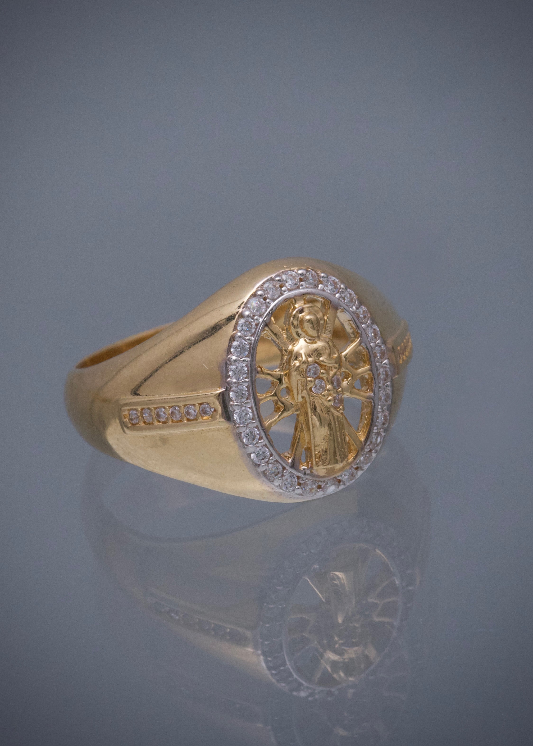 Anillo san benito con swarovski blanco 8.6gr / TALLA 10 1/2 / Oro Amarillo Nac M