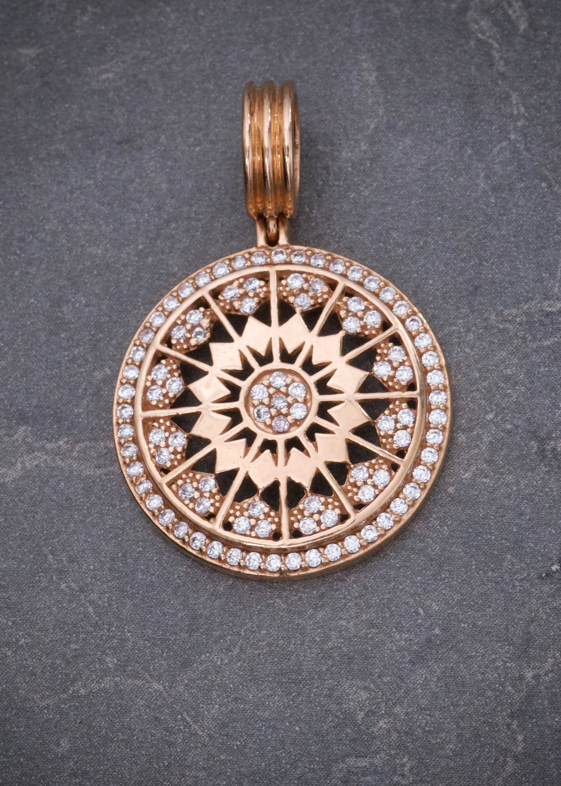 Dije con swarovski blanco 4gr / Largo 3cm / Oro Rosado Nac M