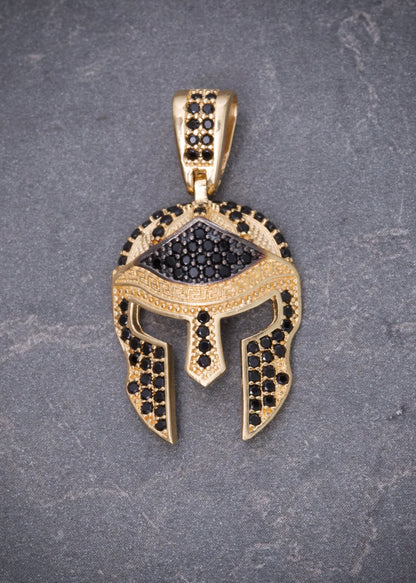 Dije gladiador con swarovski negro 3.5gr / Largo 3cm / Oro Amarillo Nac M