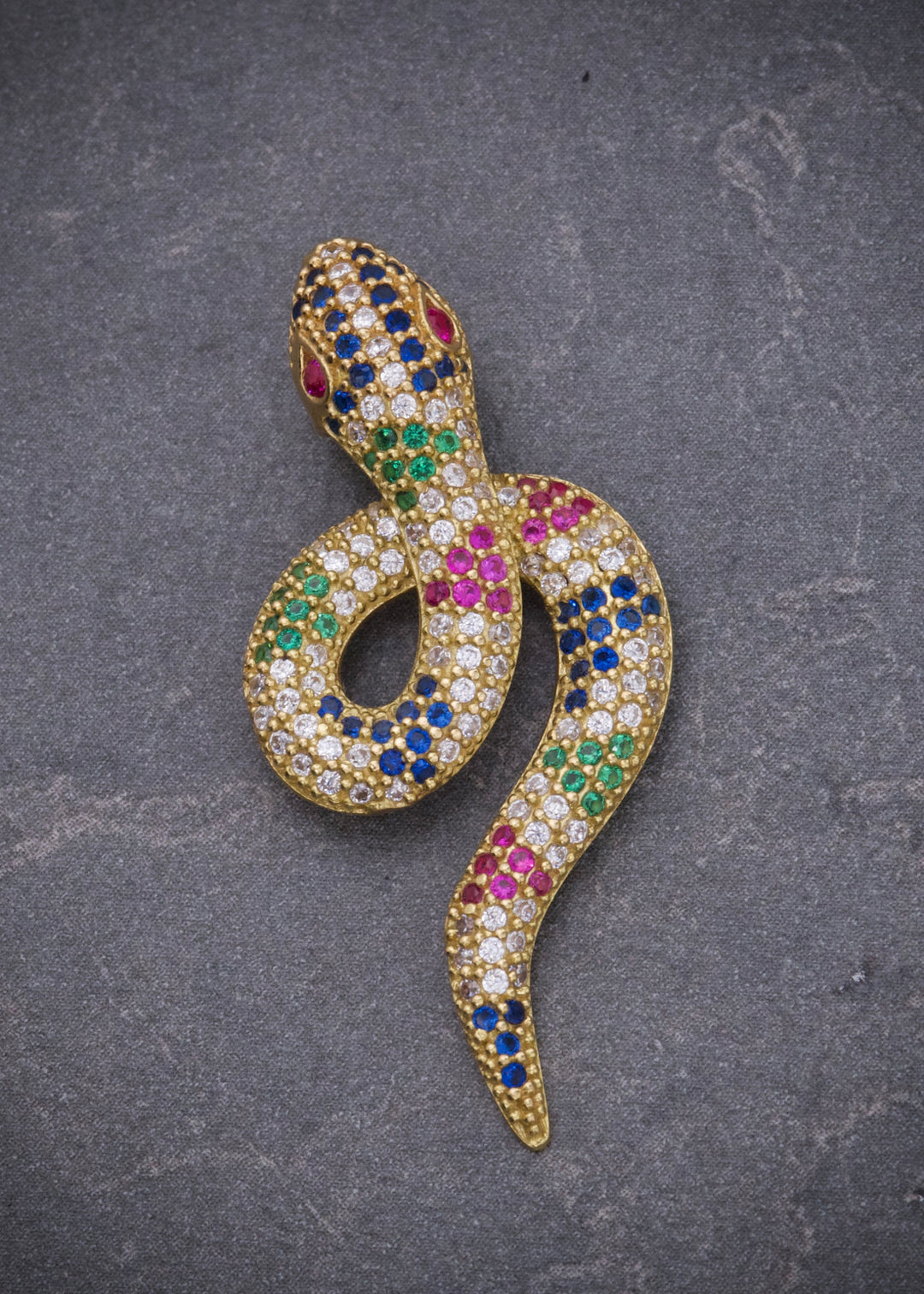 Dije serpiente con swarovski multicolor 3.8gr / Largo 3.5cm — Oro Amarillo