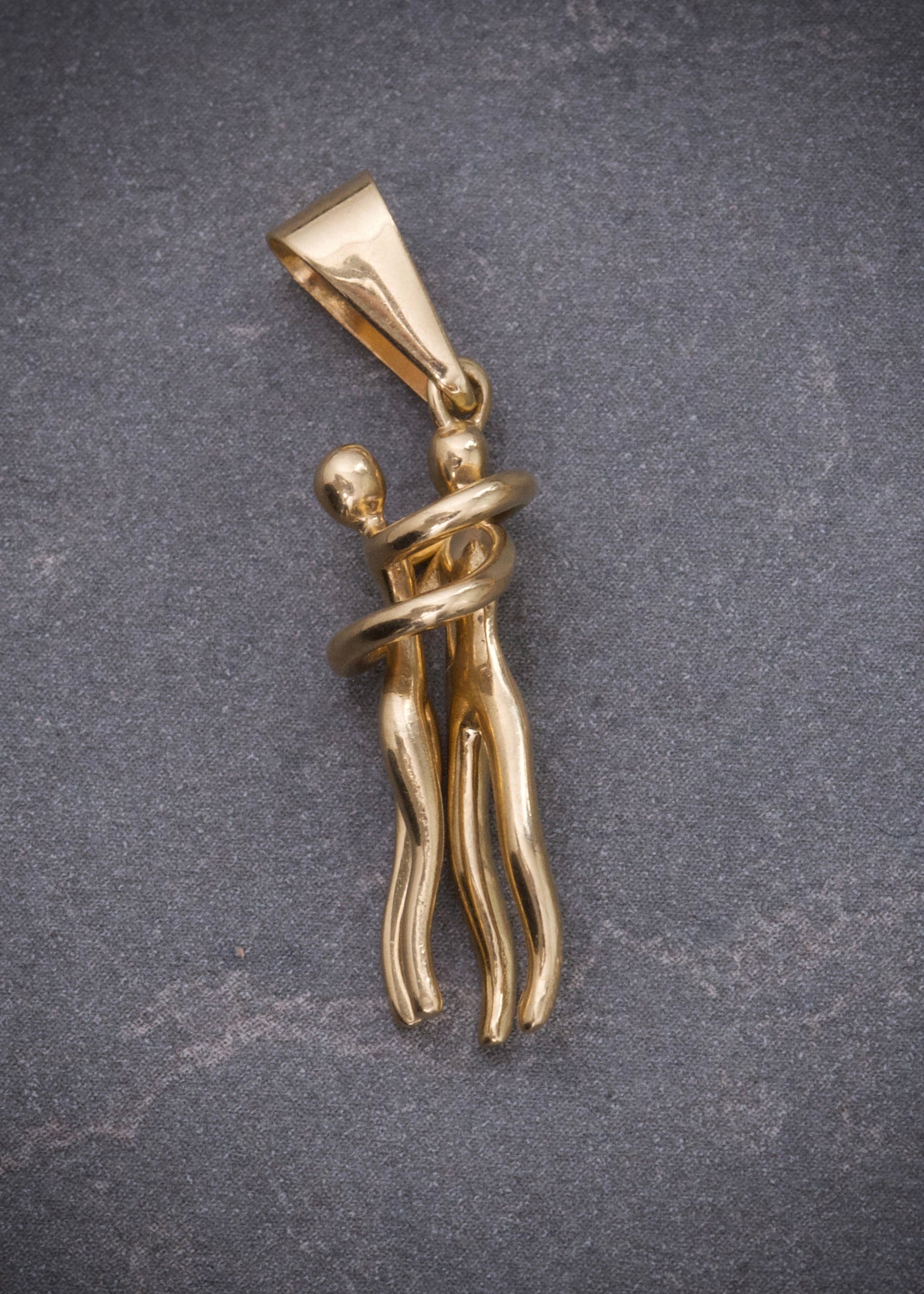 Dije pareja 5.85gr / Largo 3.6cm / Oro Amarillo Nac M