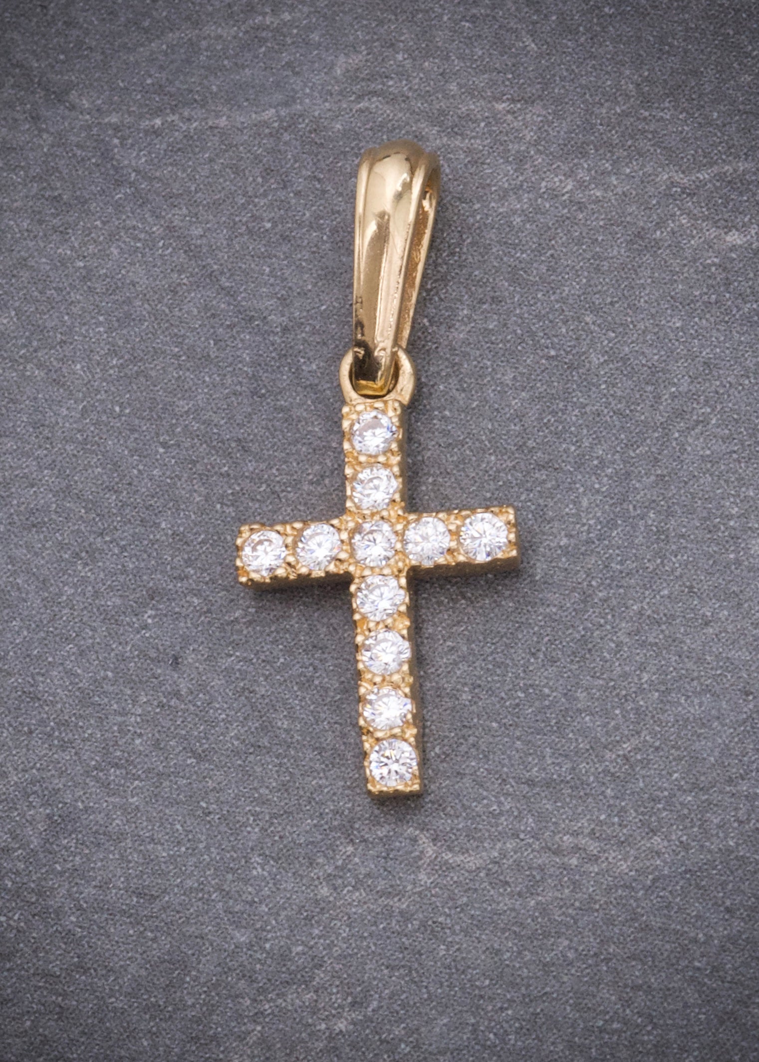 Dije cruz con Swarovski blanco 0.8gr / Largo 2cm / Oro Amarillo Nac M