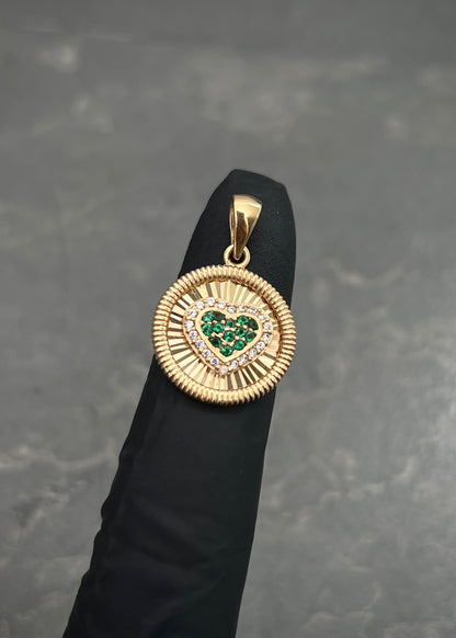 Dije Corazon con Swarovski Verde 3.2gr / 2.5cm / 16mm — Oro Amarillo
