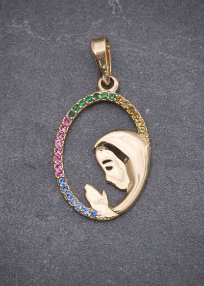 Dije Virgen Maria con Swarovski Multicolor 1.25gr / 2.7cm / 14mm — Oro Amarillo