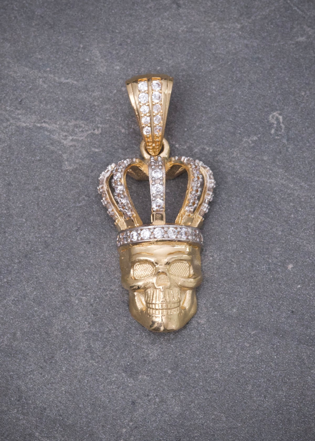 Dije Calavera con Swarovski Blanco 4.2gr / 3cm / 13mm — Oro Amarillo