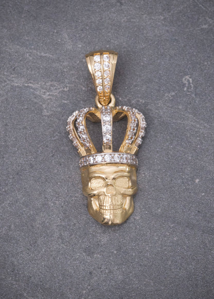 Dije Calavera con Swarovski Blanco 4.2gr / 3cm / 13mm — Oro Amarillo