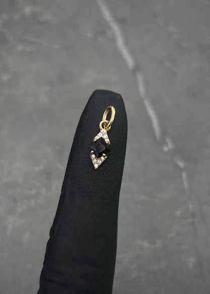 Dije con Swarovski Negro y Blanco 0.6gr / 1.6cm / 5.3mm — Oro Amarillo