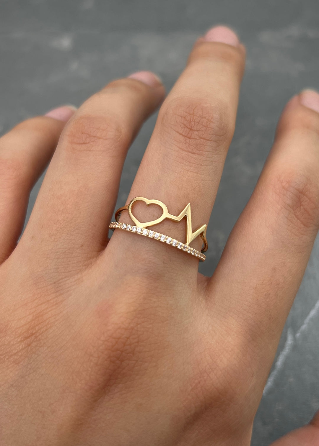 Anillo con Swarovski Blanco 1.6gr / Talla 8 — Oro Amarillo