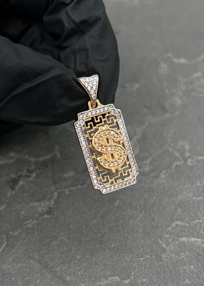 Dije Signo Peso con Swarovski Blanco 3.5gr / 3cm / 13mm — Oro Amarillo