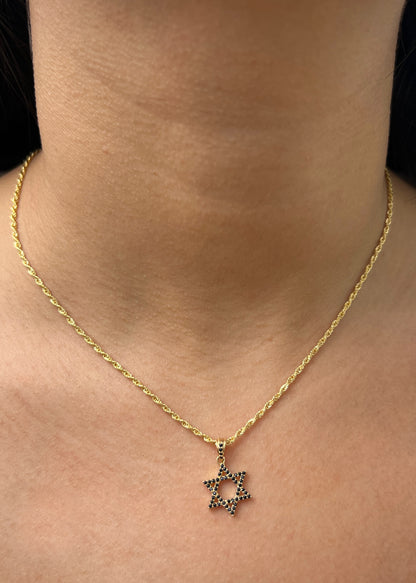 Dije Estrella de David con Swarovski Negro 1.5gr / 2.1cm / 12mm — Oro Amarillo