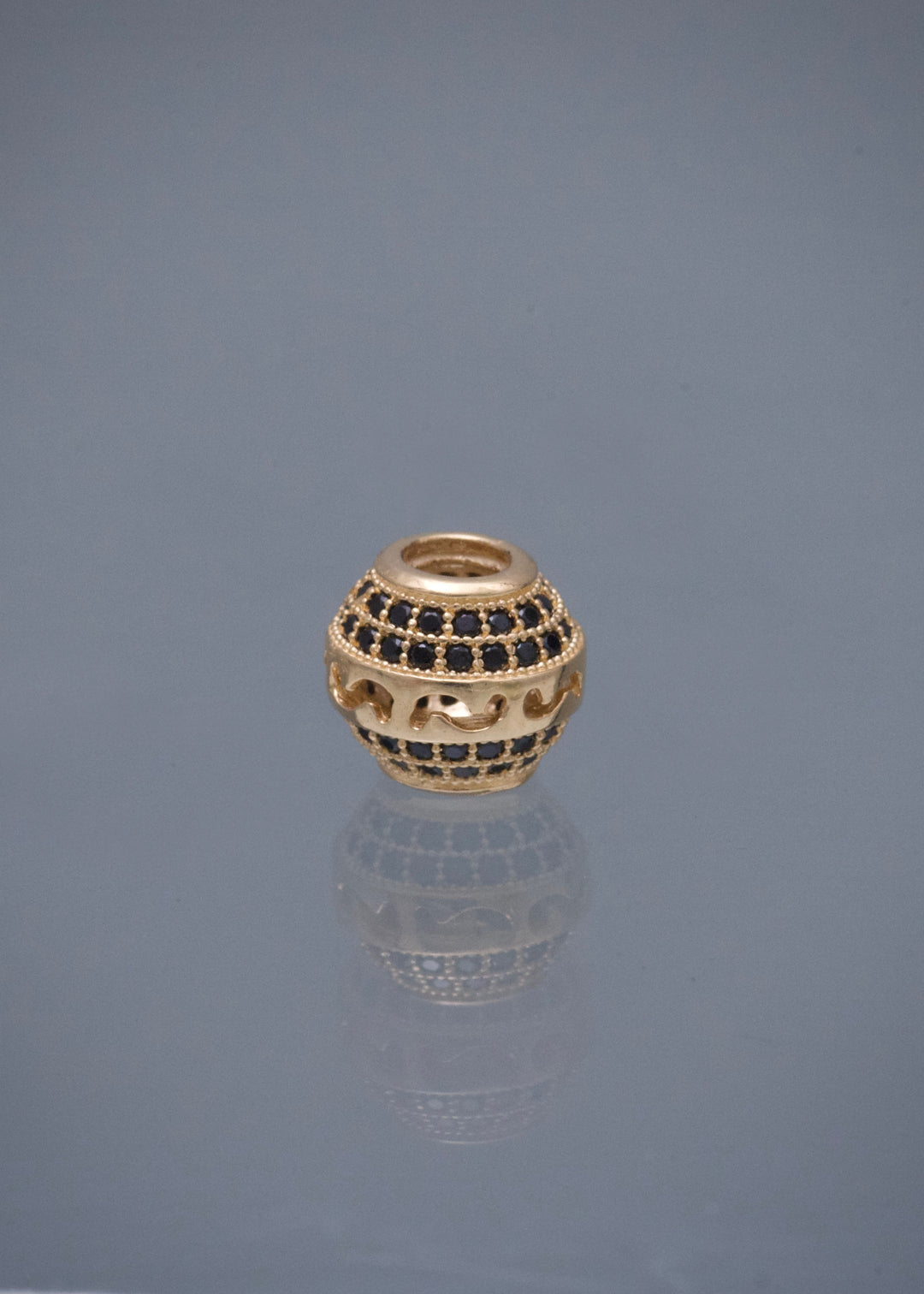Herraje con Swarovski Negro 1.75gr / 0.8cm / 9mm — Oro Amarillo