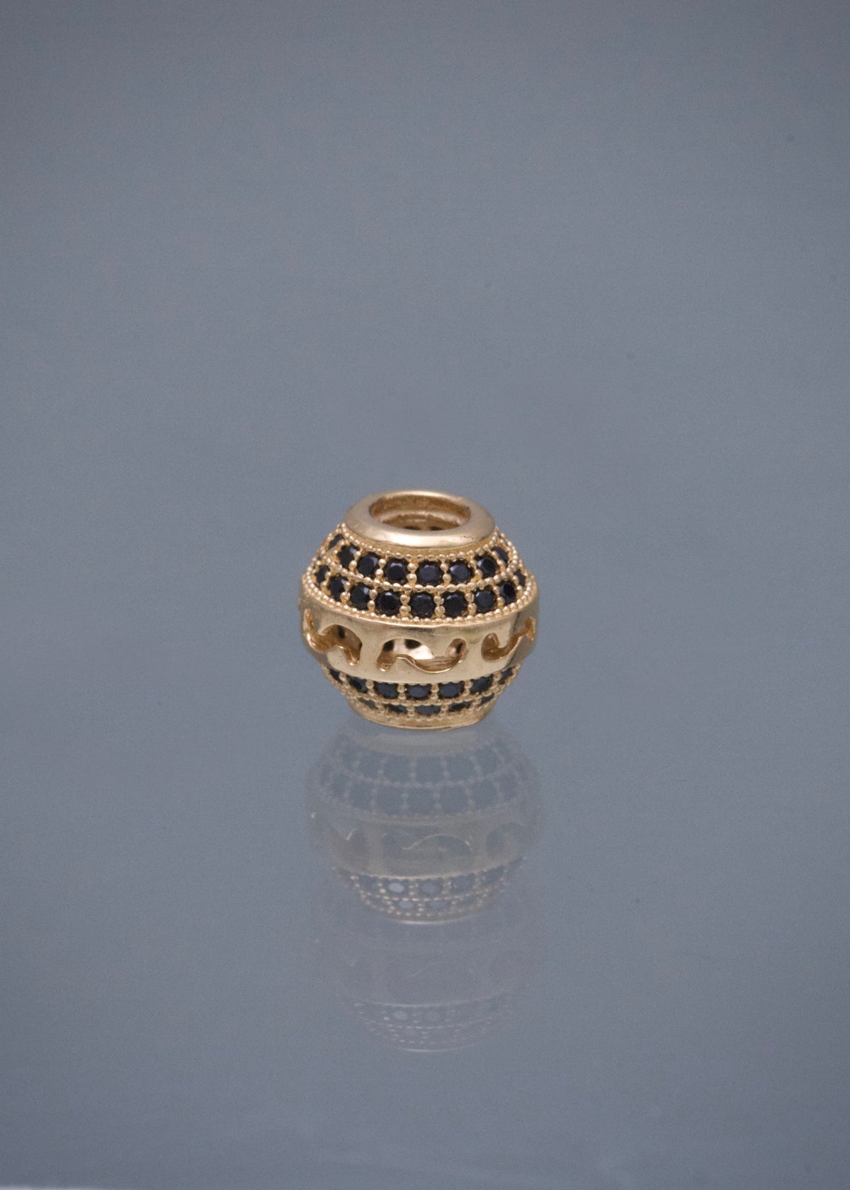 Herraje con Swarovski Negro 1.75gr / 0.8cm / 9mm — Oro Amarillo