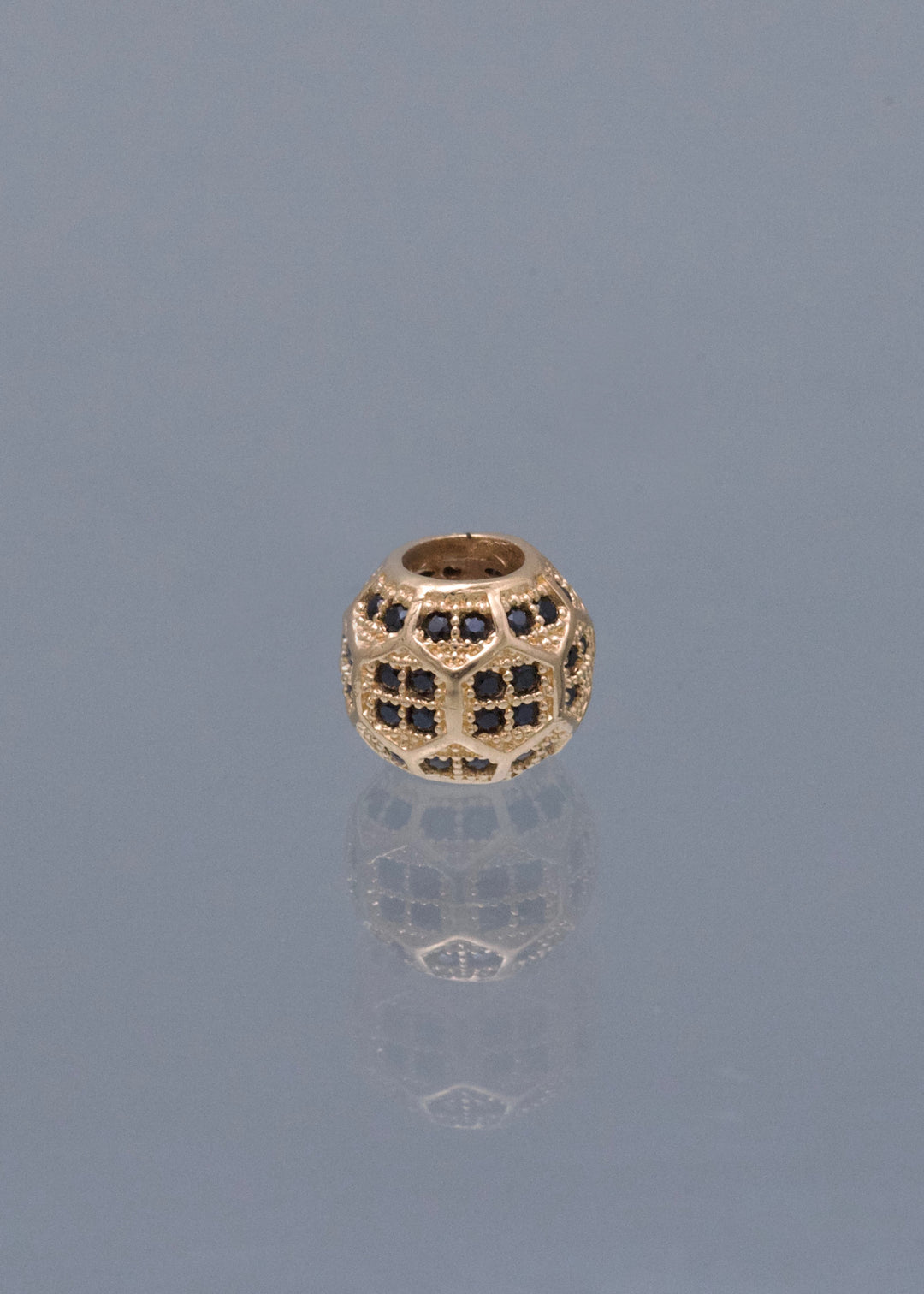 Herraje con Swarovski Negro 1.6gr / 0.7cm / 8.3mm — Oro Amarillo