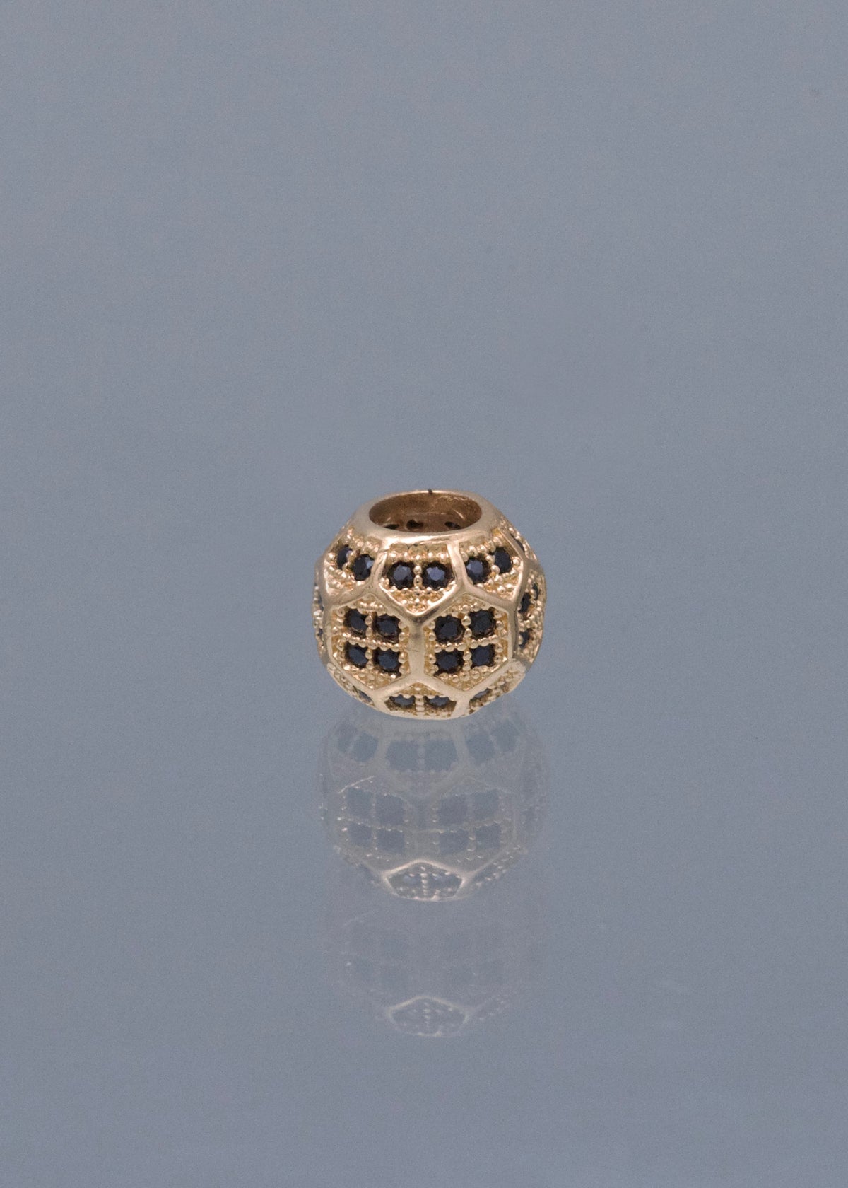 Herraje con Swarovski Negro 1.6gr / 0.7cm / 8.3mm — Oro Amarillo