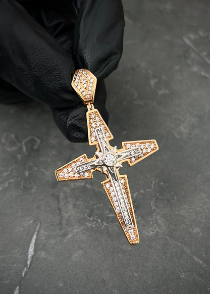 Dije cruz con swarovski blanco 8.25gr / Largo 5.2cm / Dos Oros Nac M