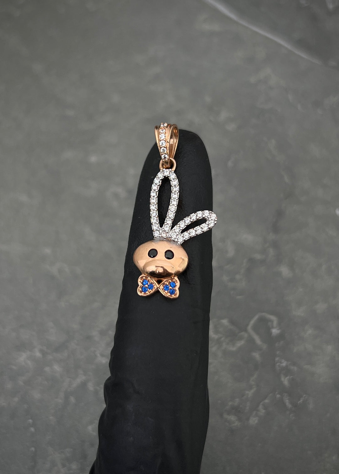 Dije conejo con swarovski 2.45gr / Largo 3cm — Oro Rosado