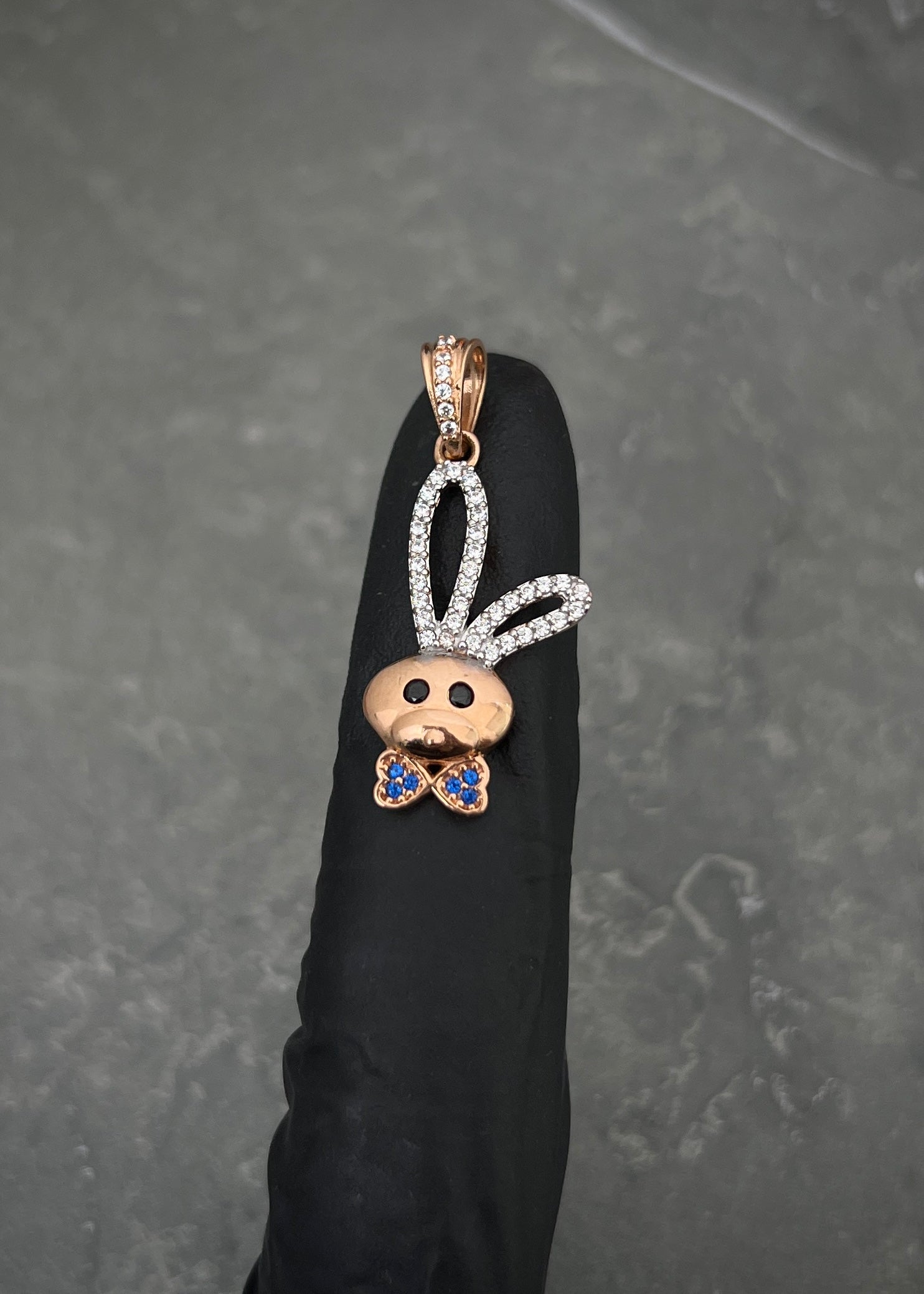 Dije conejo con swarovski 2.45gr / Largo 3cm / Oro Rosado Nac M