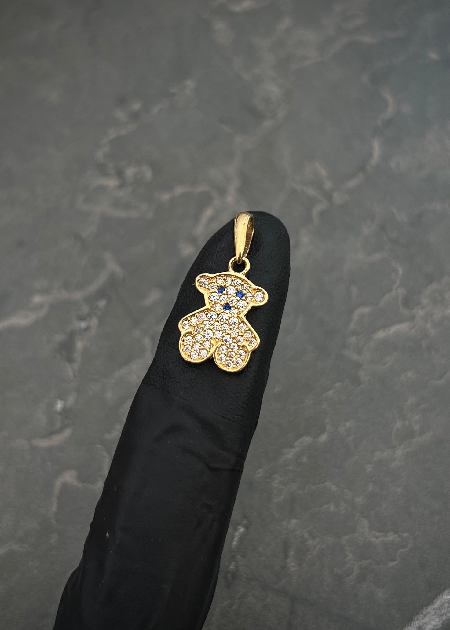 Dije oso th con swarovski blanco y azul 1.6gr / Largo 2.1cm / Oro Amarillo Nac M