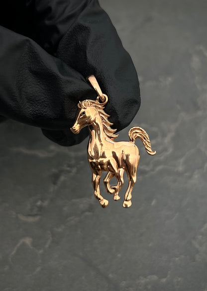 Dije caballo 2.6gr / Largo 3.2cm / Oro Rosado Nac M
