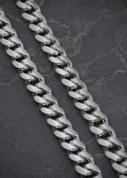 Cadena cubana 40.85gr / Largo 55cm / — — Plata
