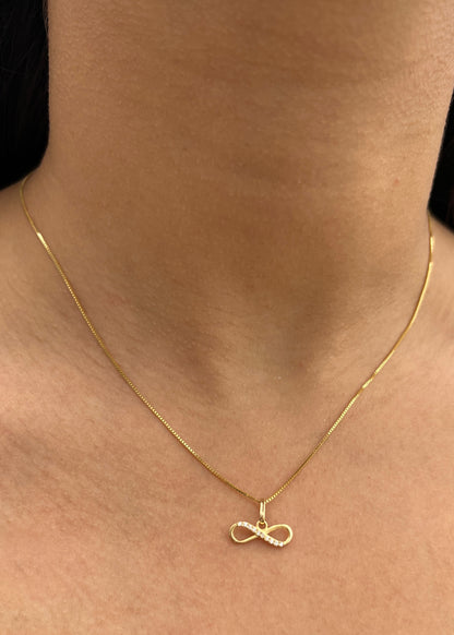 Dije Infinito con Swarovski Blanco 0.5gr / 1cm / 14.6mm — Oro Amarillo
