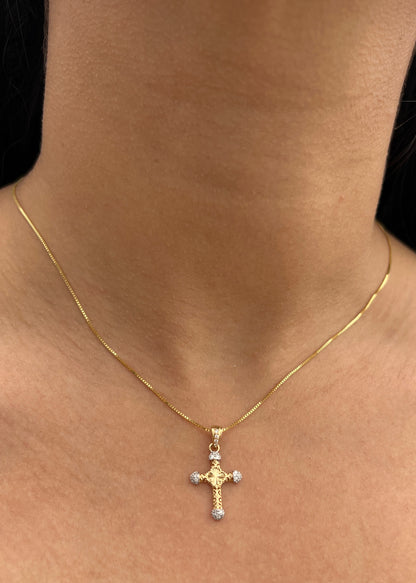 Dije Cruz con Swarovski Blanco 1.15gr / 2.4cm / 13.4mm — Oro Amarillo