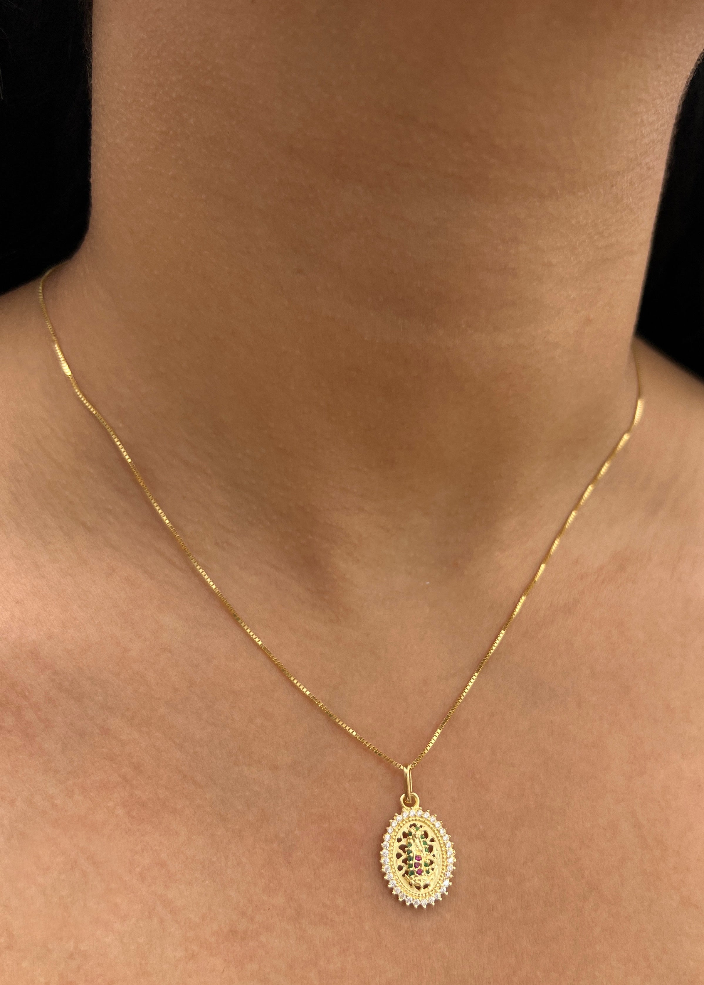 Dije Virgen de Guadalupe con Swarovski 1.5gr / 2.2cm / 12.4mm — Oro Amarillo
